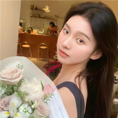 女孩罗塞玛莉